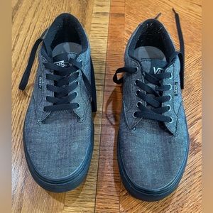 Vans. Men’s size 8. Mid top skate shoes